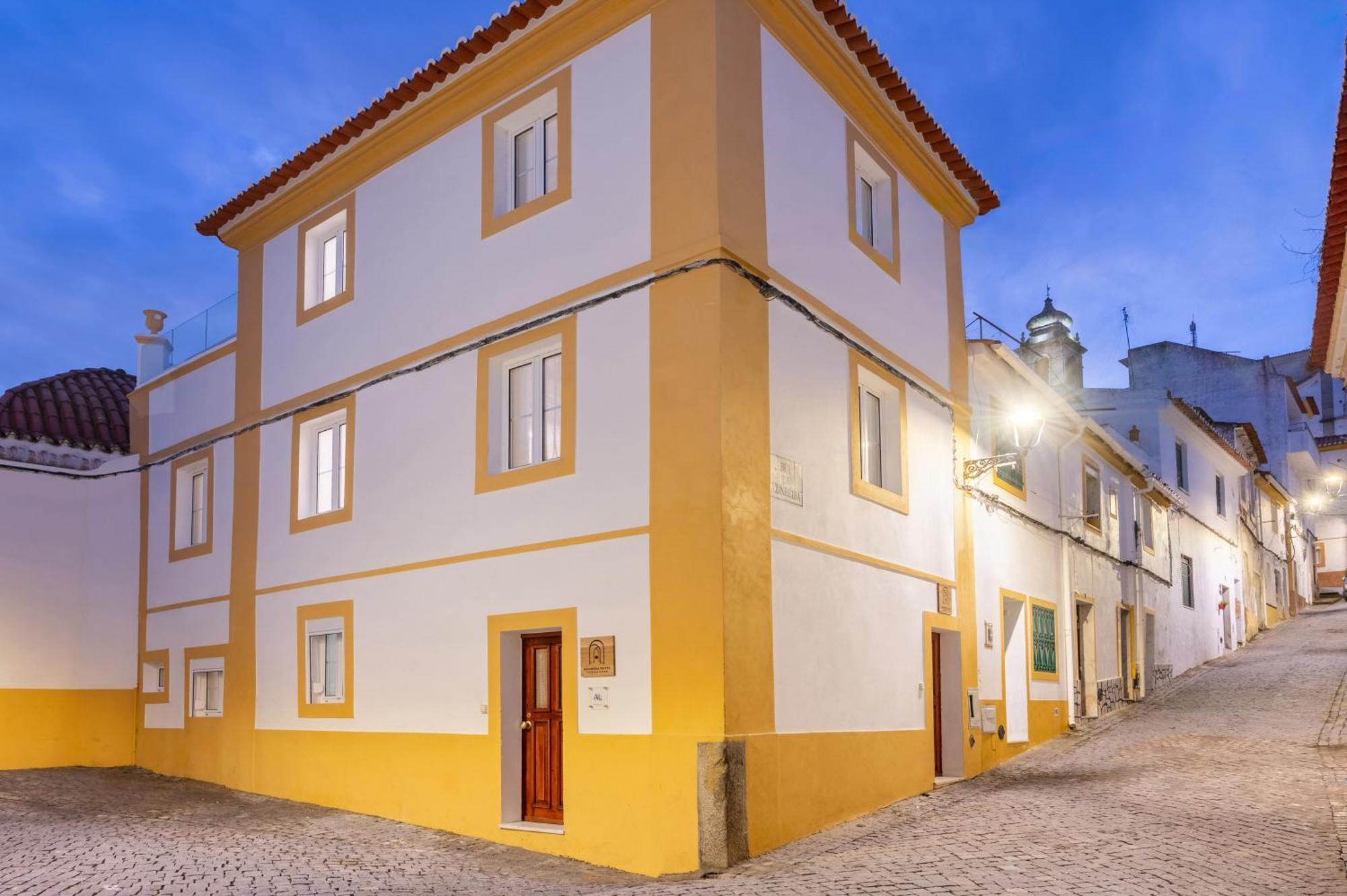 Azinheira Suites Townhouse - Alojamento Turistico (Adults Only) Elvas Eksteriør billede